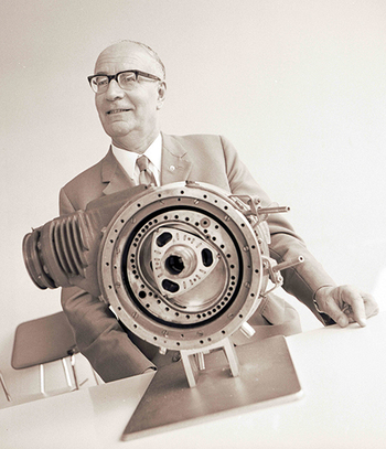  Kreiskolbenmotor mit Erfinder Felix Wankel  Foto: Audi AG