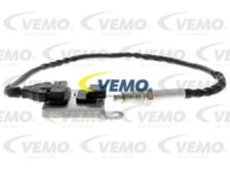 NOx-Sensor, Harnstoffeinspritzung 'Original VEMO Qualität' | Vemo, Anzahl der Befestigungsbohrungen: 2, Kabellänge: 590 mm Lambdasonde: Gewinde vorgefettet