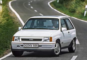 Auf der IAA 1987 wird der sportliche Corsa GSi mit 1,6-Liter-Motor präsentiert  Foto: Opel