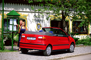 Dieser fröhliche Luftikus wurde von Medien als „konkurrenzlos günstiges“ Kultauto gefeiert  Foto: Fiat