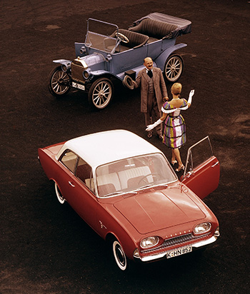  Rund 50 Jahre lagen zwischen dem legendären Model T und dem Taunus 17 M  Foto: Ford
