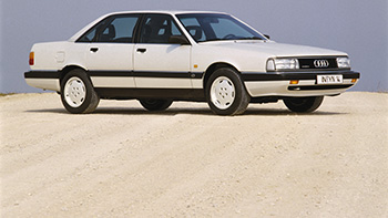  Auf dem Genfer Salon 1989 präsentierte Audi den 200 quattro 20V als neues Spitzenmodell der Baureihe mit 2,2-Liter-Fünfzylinder-Benziner mit Turboaufladung und einer Leistung von 162 kW/220 PS  Foto: Audi AG