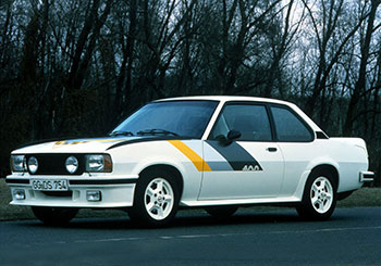Neuer sportlicher Leistungsträger ist der Ascona 400 mit 2,4-Liter-16-Ventiler und 106 kW/144 PS, der 1979 auf dem Genfer Salon Weltpremiere feiert  Foto: Opel